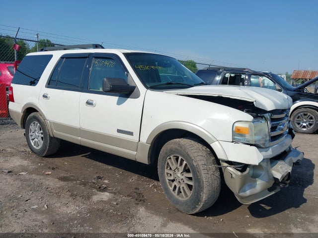 Salvage Ford Expedition Image