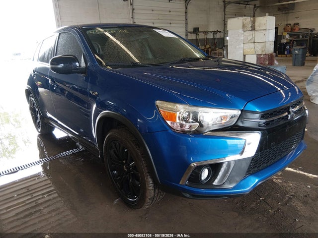 Salvage Mitsubishi Outlander Image