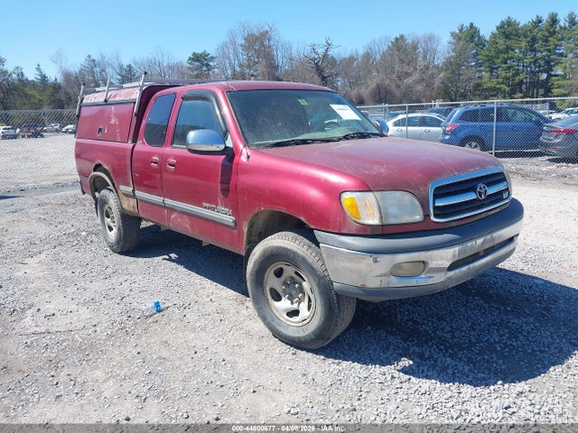 Salvage Toyota Tundra Image