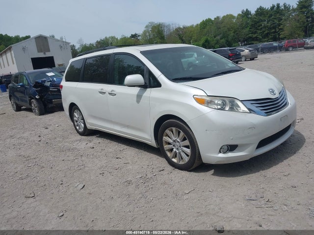 Salvage Toyota Sienna Image