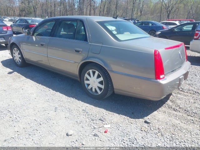 Cadillac DTS Standard