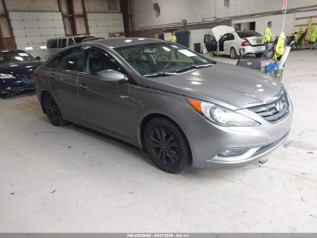 Salvage Hyundai SONATA Image