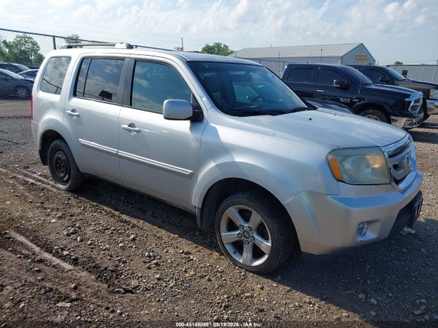 Salvage Honda Pilot Image