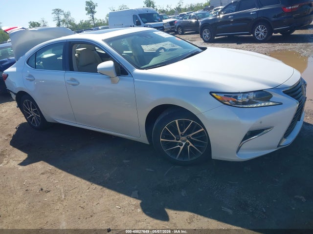 Salvage Lexus Es Image