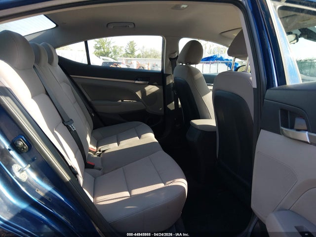 Hyundai ELANTRA Sel