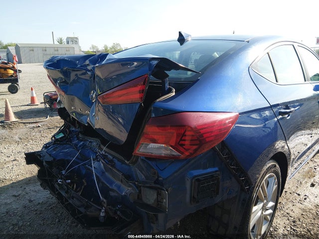 Hyundai ELANTRA Sel