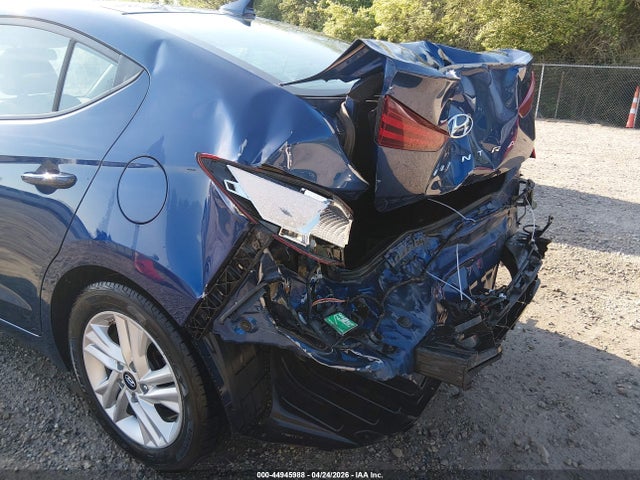 Hyundai ELANTRA Sel