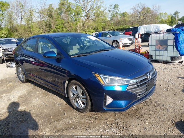 Salvage Hyundai ELANTRA Image