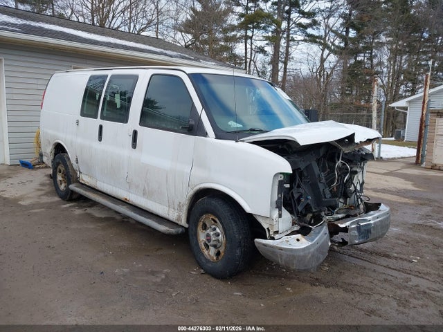 Salvage GMC Savana Image