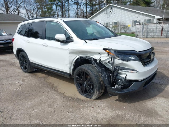 Salvage Honda Pilot Image
