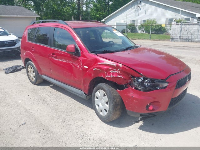 Salvage Mitsubishi Outlander Image
