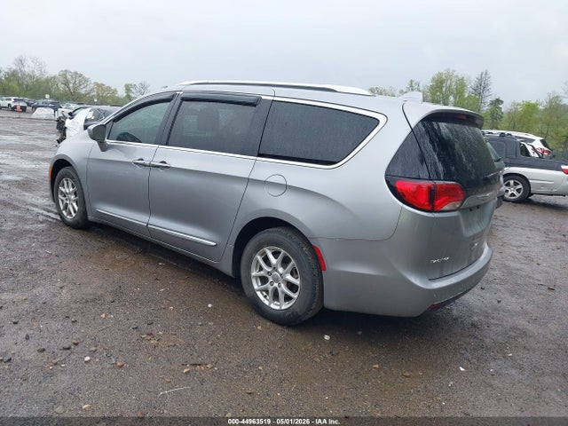 Chrysler Pacifica Touring L