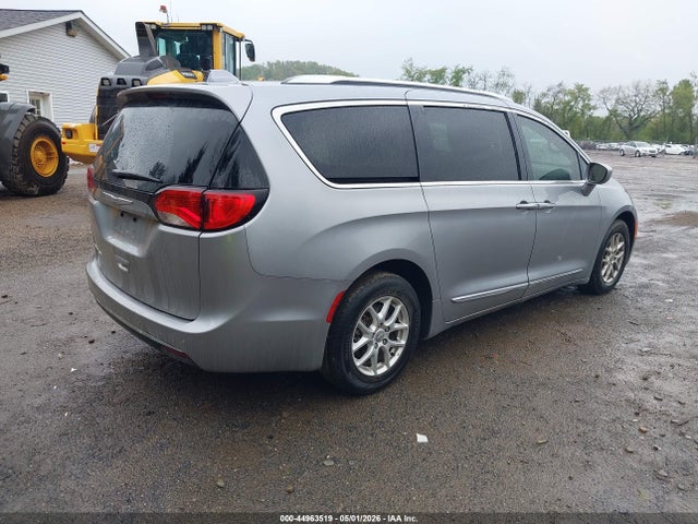 Chrysler Pacifica Touring L