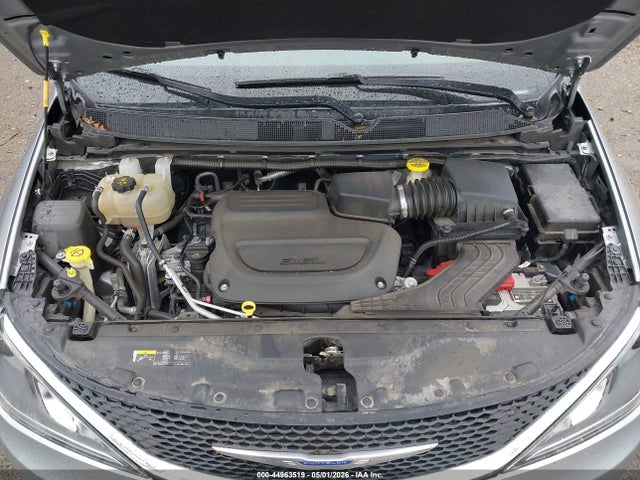 Chrysler Pacifica Touring L
