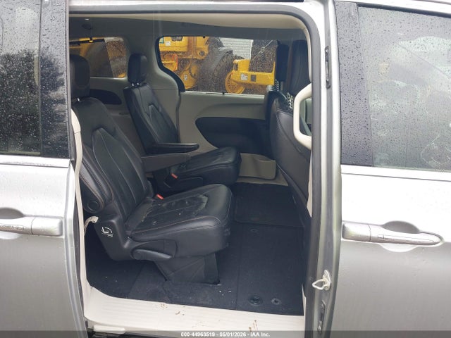 Chrysler Pacifica Touring L