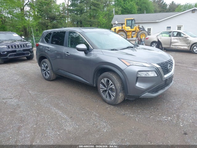 Salvage Nissan Rogue Image