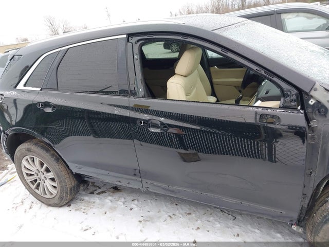 Cadillac XT5 Standard