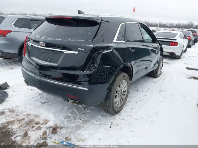 Cadillac XT5 Standard