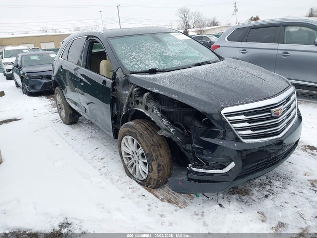 Cadillac XT5 Standard