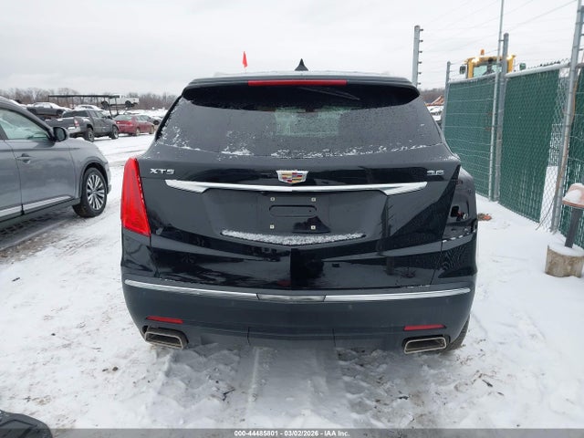 Cadillac XT5 Standard