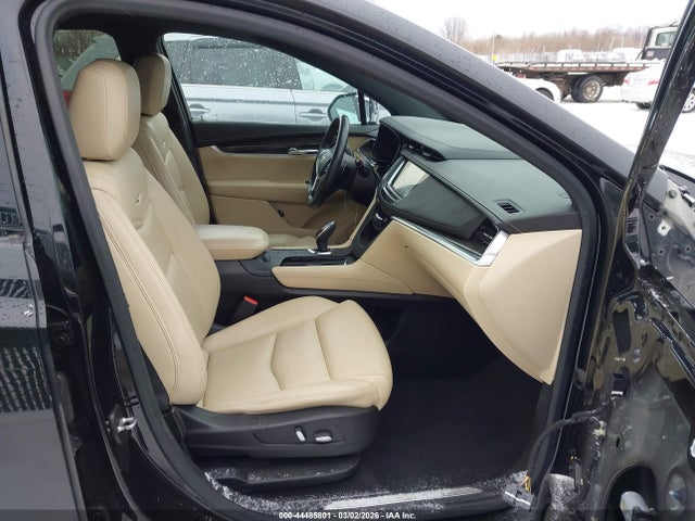 Cadillac XT5 Standard