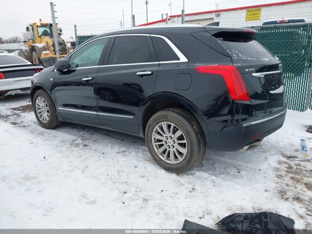 Cadillac XT5 Standard