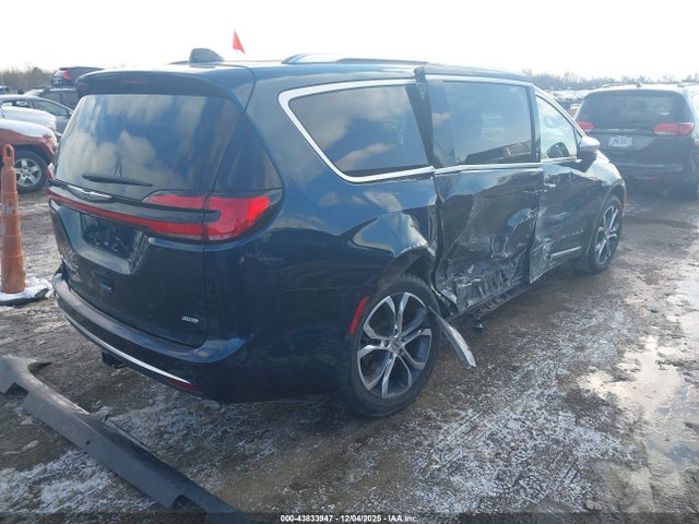 Chrysler Pacifica Pinnacle Awd