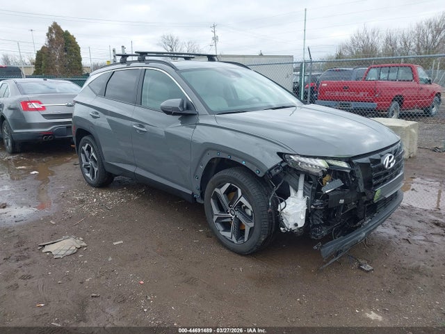 Salvage Hyundai TUCSON Image