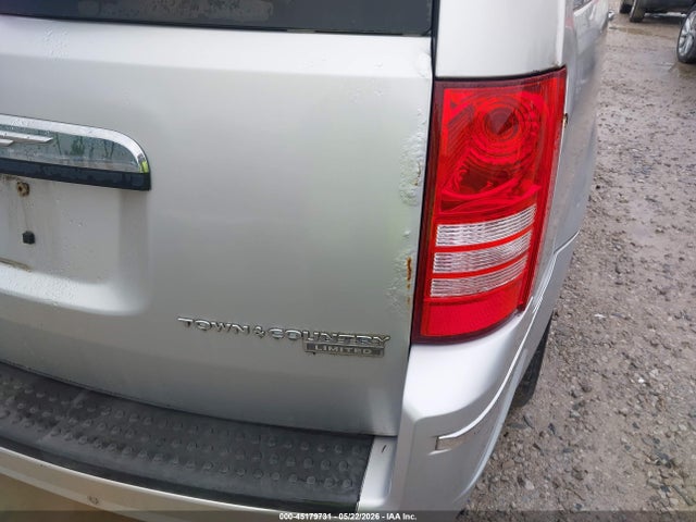 Chrysler Town & Country Limited
