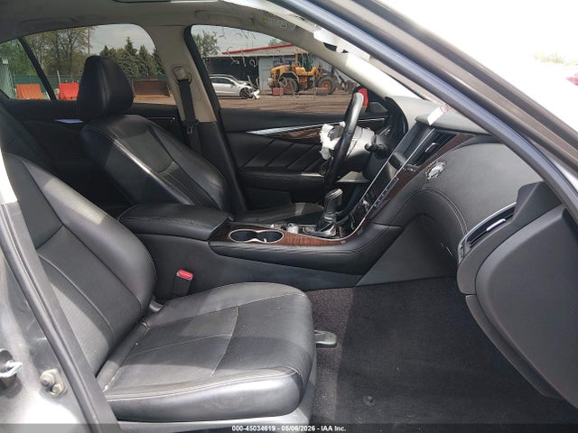 INFINITI Q50 3.0t Luxe