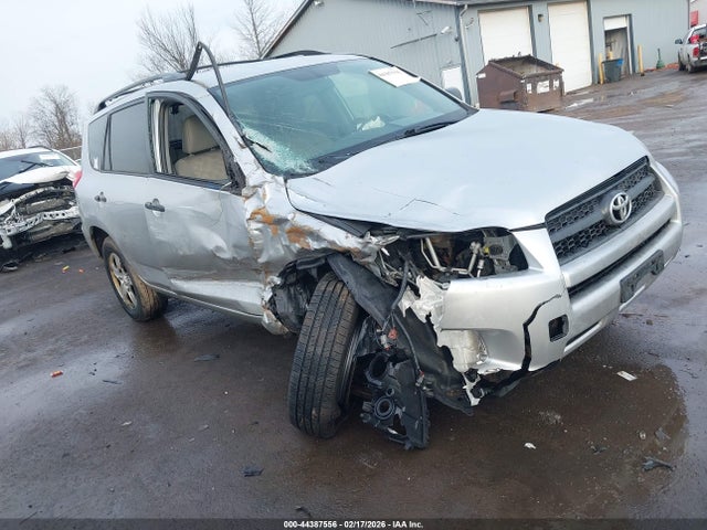 Salvage Toyota RAV4 Image