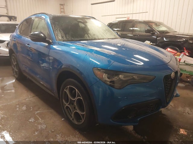 Salvage Alfa Romeo Stelvio Image