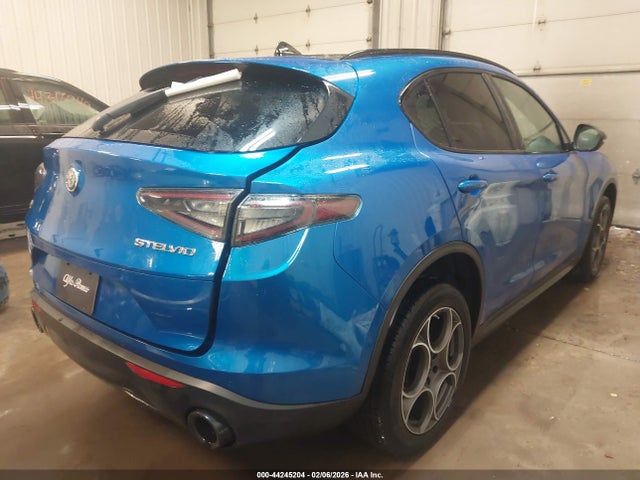 Alfa Romeo Stelvio Sprint Awd