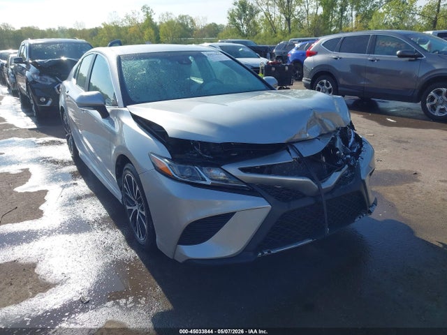 Salvage Toyota Camry Image