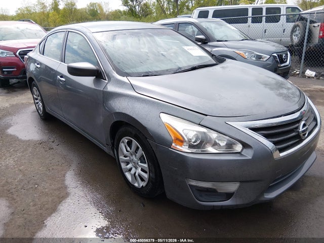Salvage Nissan Altima Image