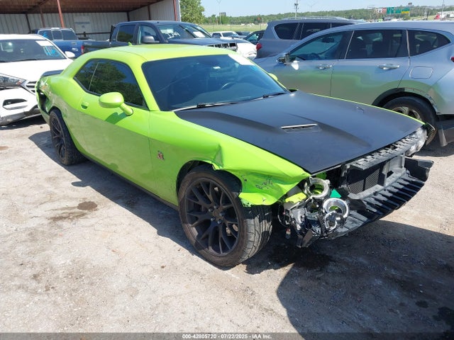 Salvage Dodge Challenger Image