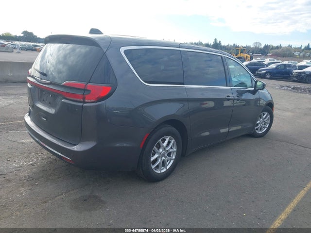 Chrysler Pacifica Touring L