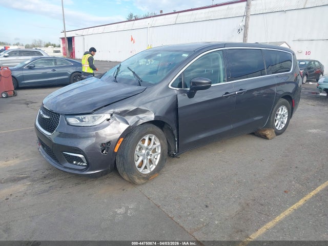 Chrysler Pacifica Touring L