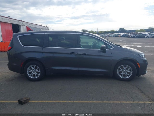 Chrysler Pacifica Touring L
