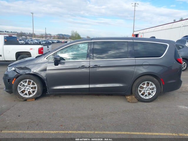 Chrysler Pacifica Touring L
