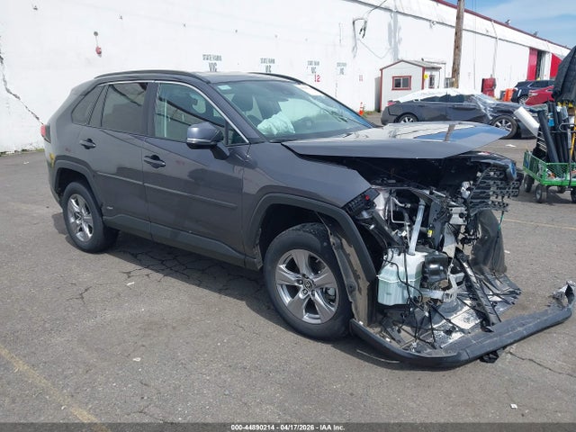 Salvage Toyota RAV4 Image