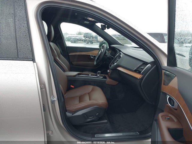 Volvo Xc90 Recharge Plug-in Hybrid T8 Plus Dark Theme 7-seater