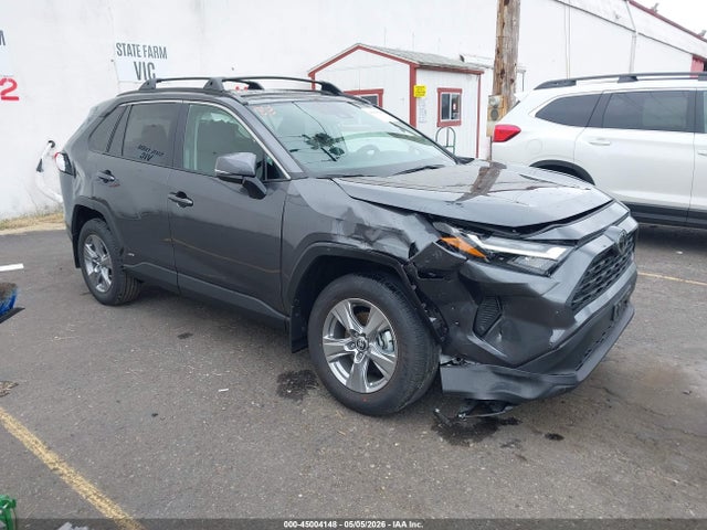 Salvage Toyota RAV4 Image