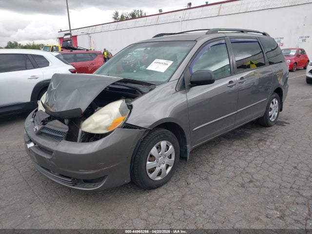 Toyota Sienna Le