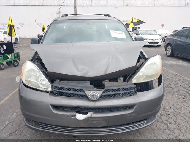 Toyota Sienna Le