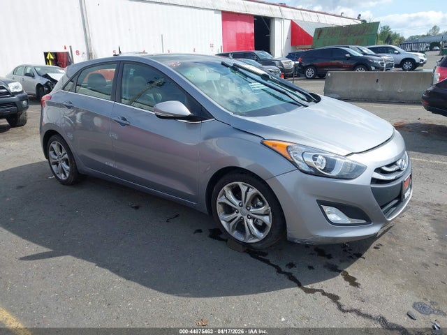 Salvage Hyundai ELANTRA Image