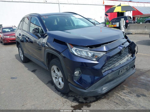 Salvage Toyota RAV4 Image