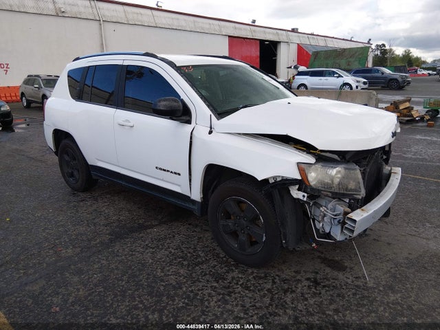 Salvage Jeep Compass Image