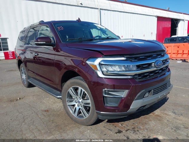 Salvage Ford Expedition Image