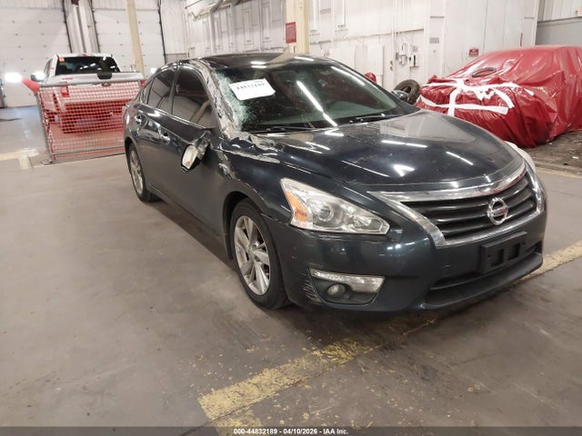 Salvage Nissan Altima Image